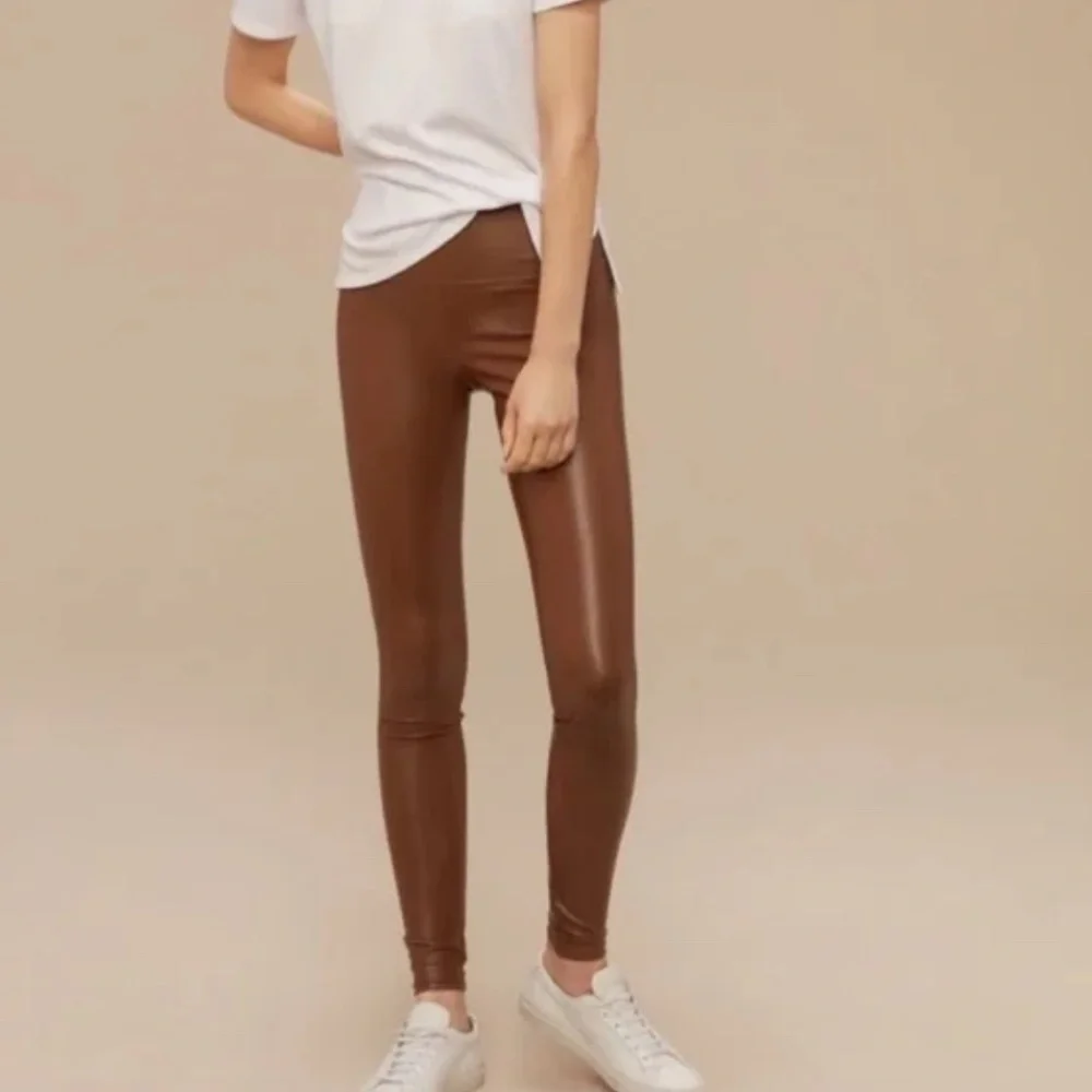 🤎 Aritzia Wilfred Free DARIA Vegan Leather Pants Tan • XS • Icon Status - Picture 3 of 8